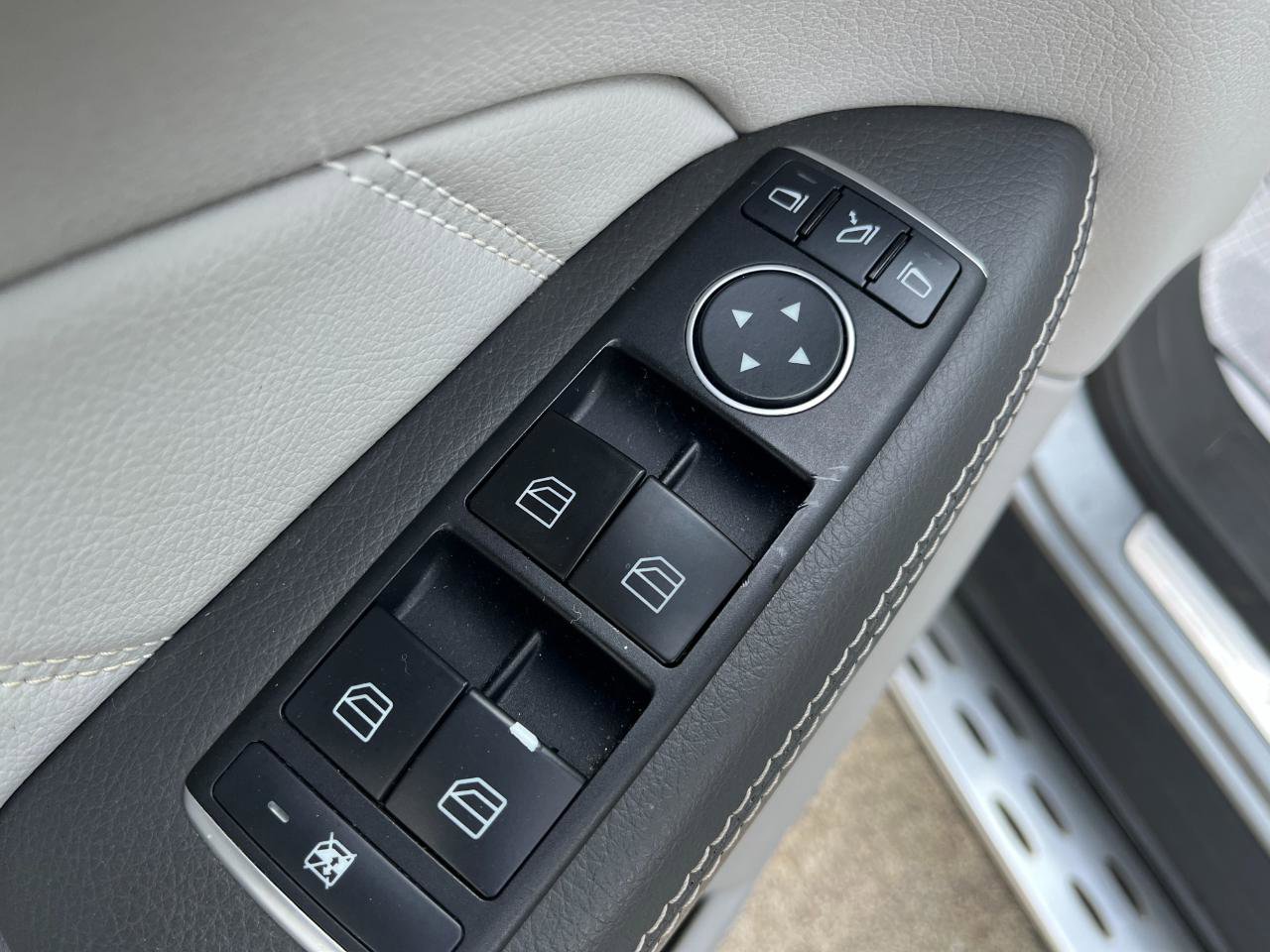 Used 2015 Mercedes-Benz GL 320 GL350 BlueTEC w/ Premium I Package image 33