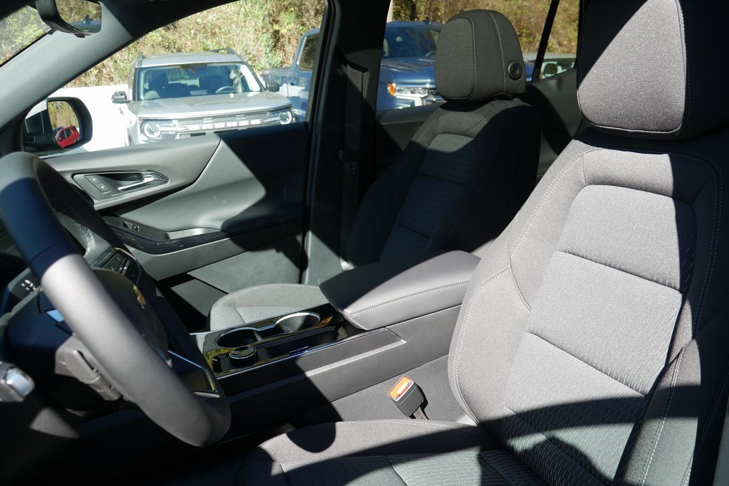 New 2026 Chevrolet Equinox LT w/ Safety and Technology Package image 9