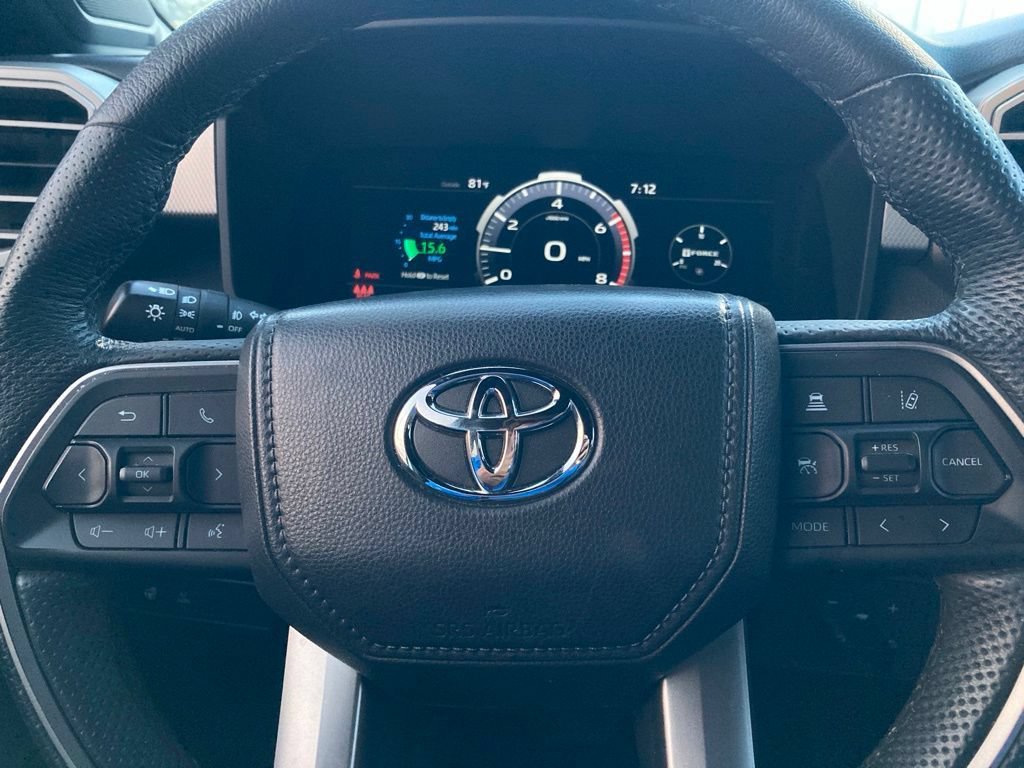 Used 2025 Toyota Tundra Limited AWD/4WD image 18