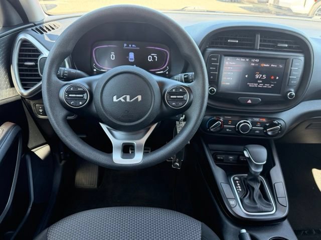 Used 2024 Kia Soul LX w/ Option Group 015 FWD image 17