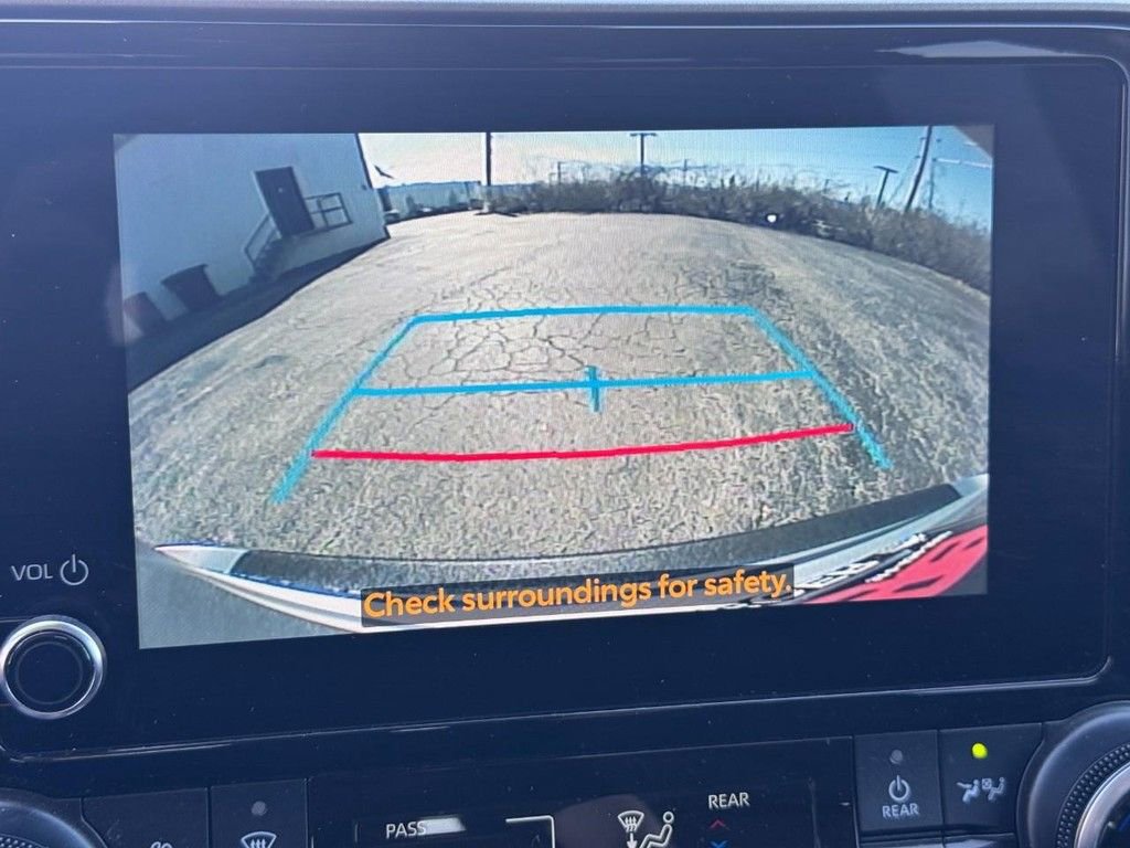 Used 2023 Toyota Highlander LE image 22