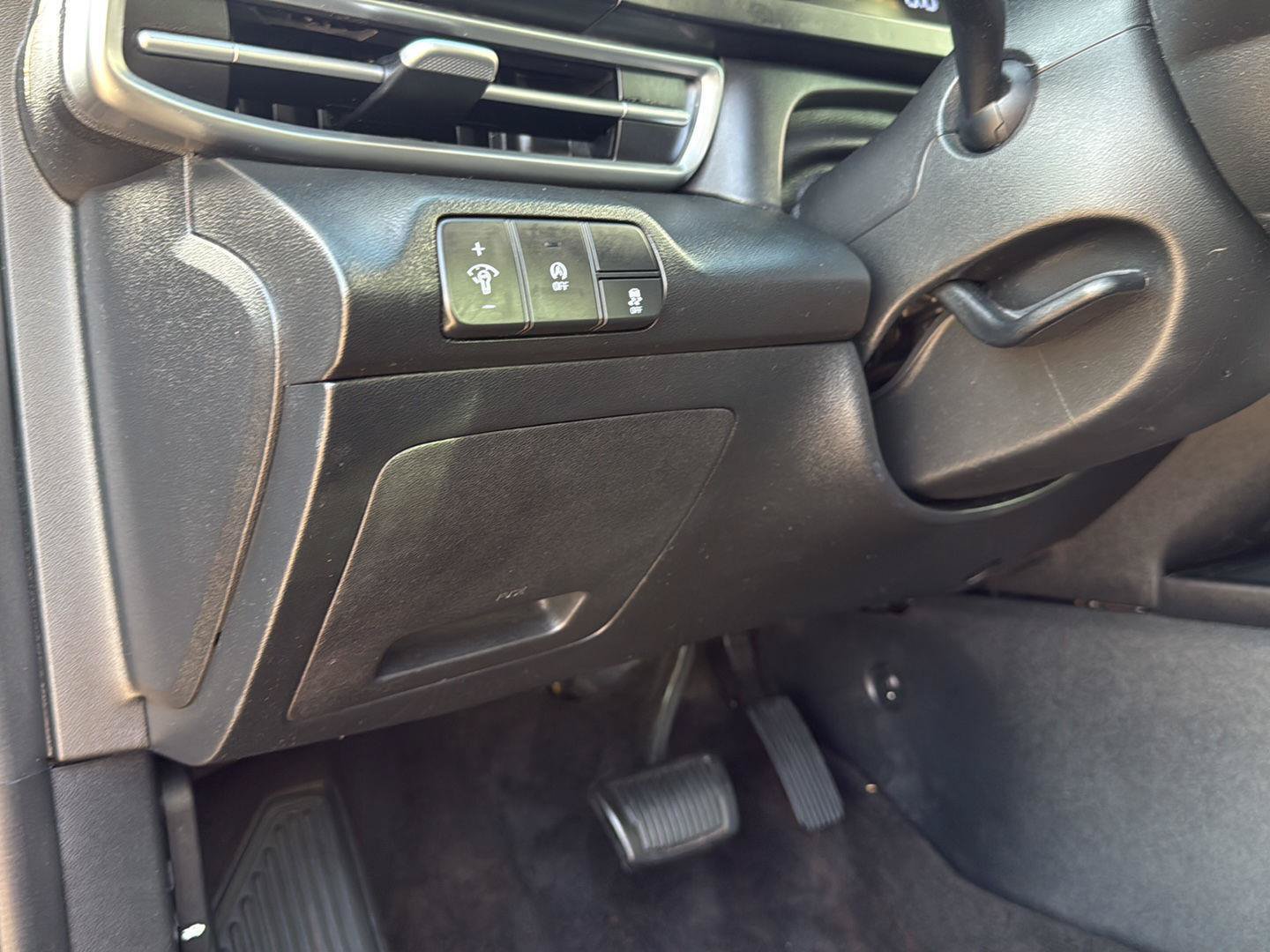 Used 2024 Hyundai Elantra SE FWD image 15