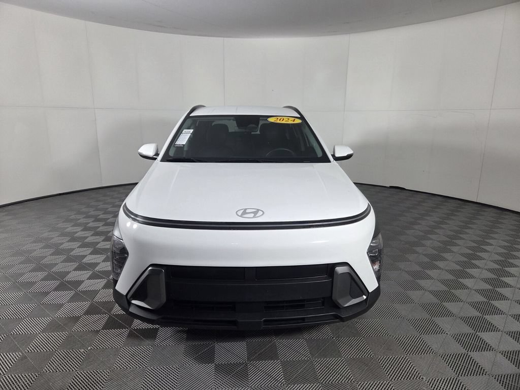 Used 2024 Hyundai Kona SEL FWD image 3