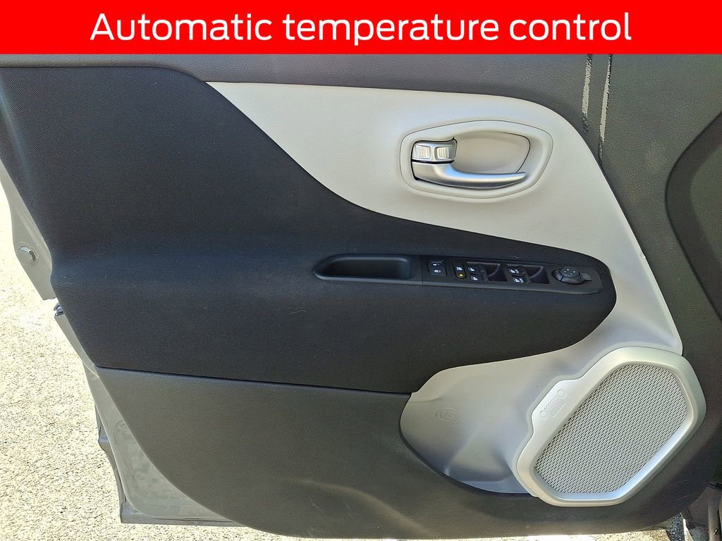 Used 2020 Jeep Renegade Latitude w/ Cold Weather Group image 12