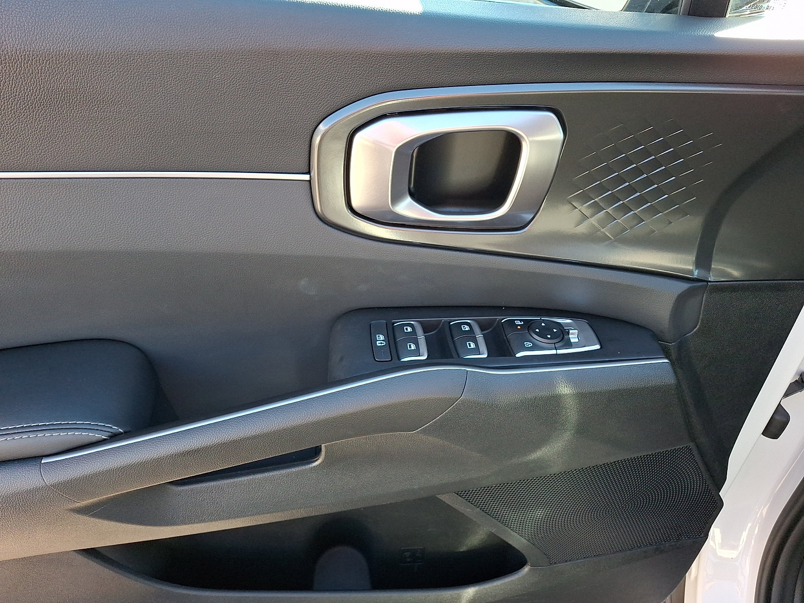 Used 2025 Kia Sorento EX w/ Panoramic Sunroof Package AWD/4WD image 16