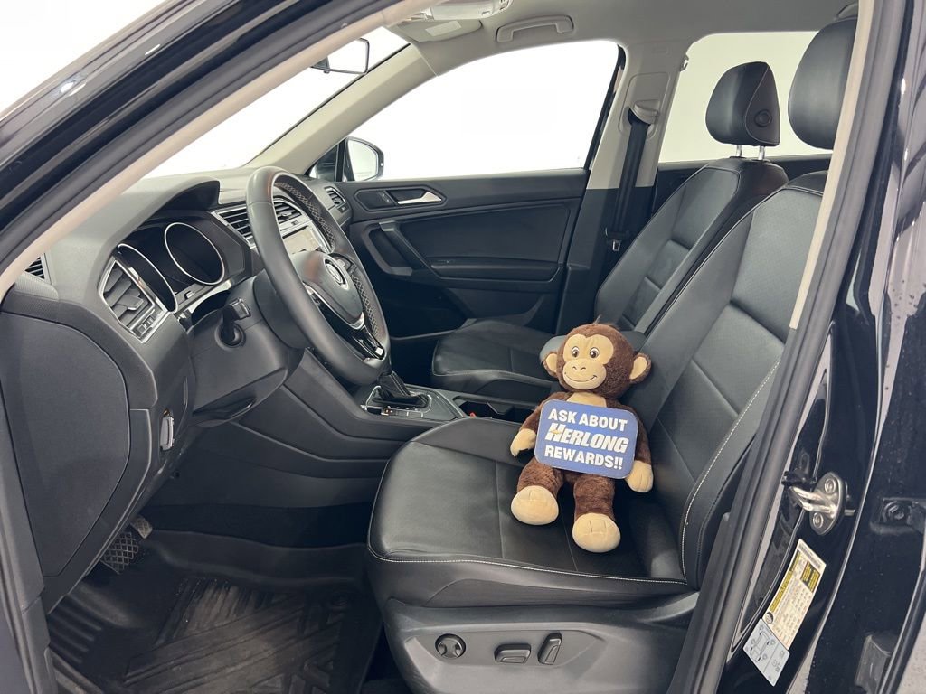 Used 2021 Volkswagen Tiguan SE FWD image 17