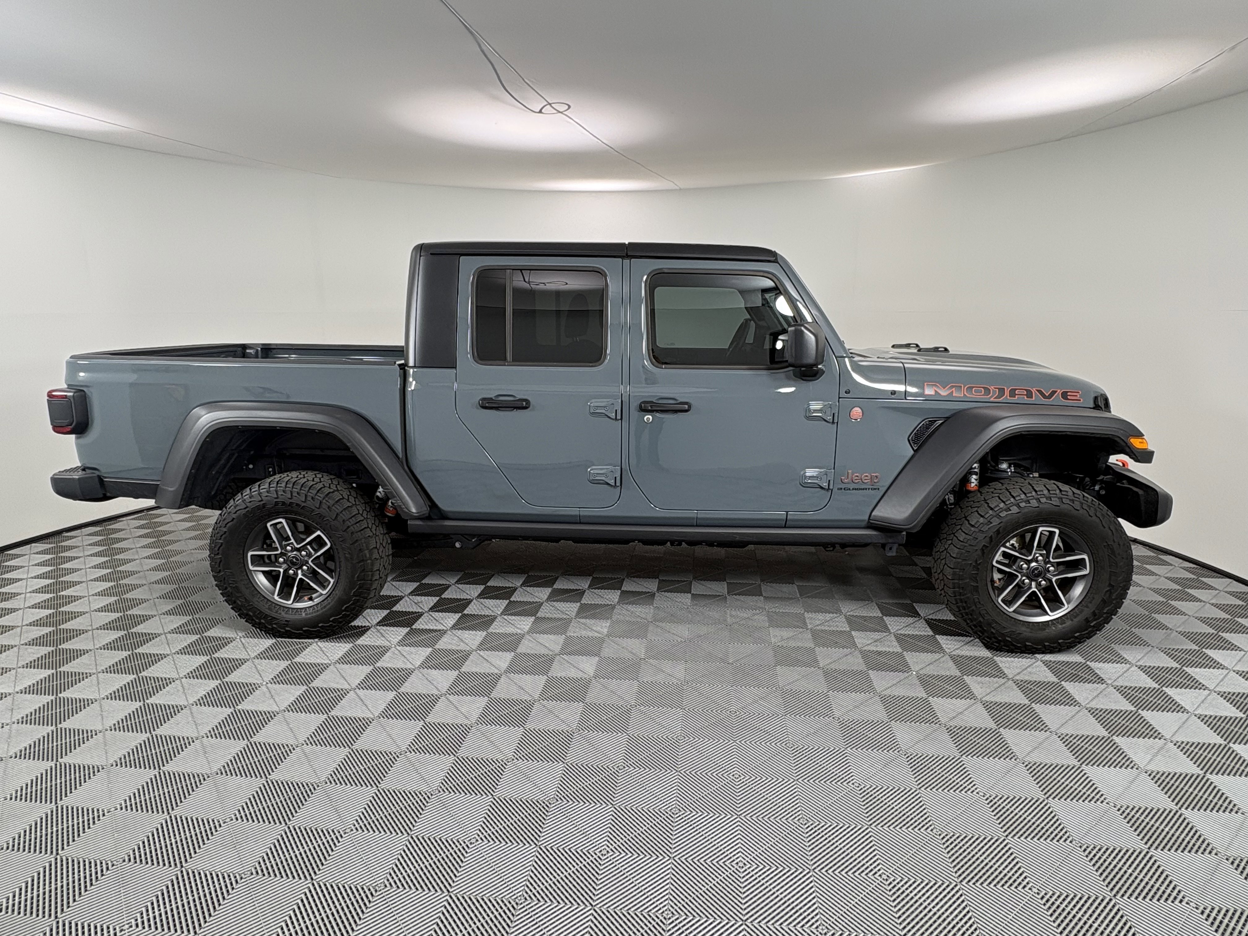 Certified 2024 Jeep Gladiator Mojave AWD/4WD image 6