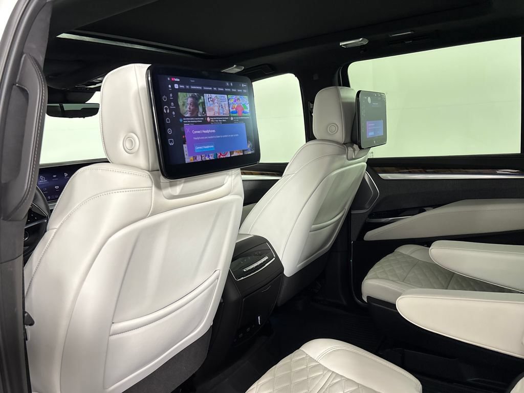 Used 2025 Cadillac Escalade ESV Sport Platinum AWD/4WD image 26