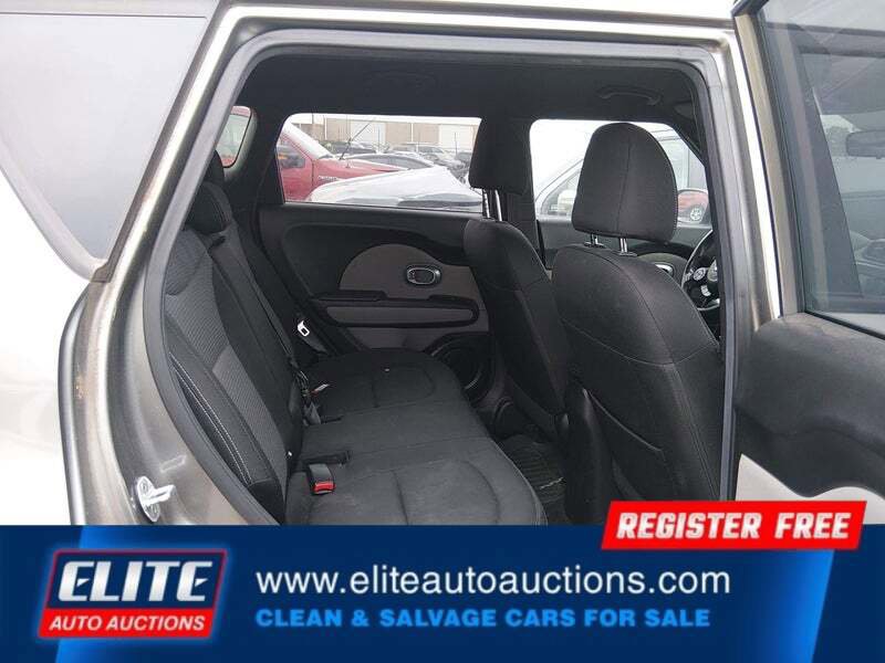 Used 2017 Kia Soul + FWD image 15