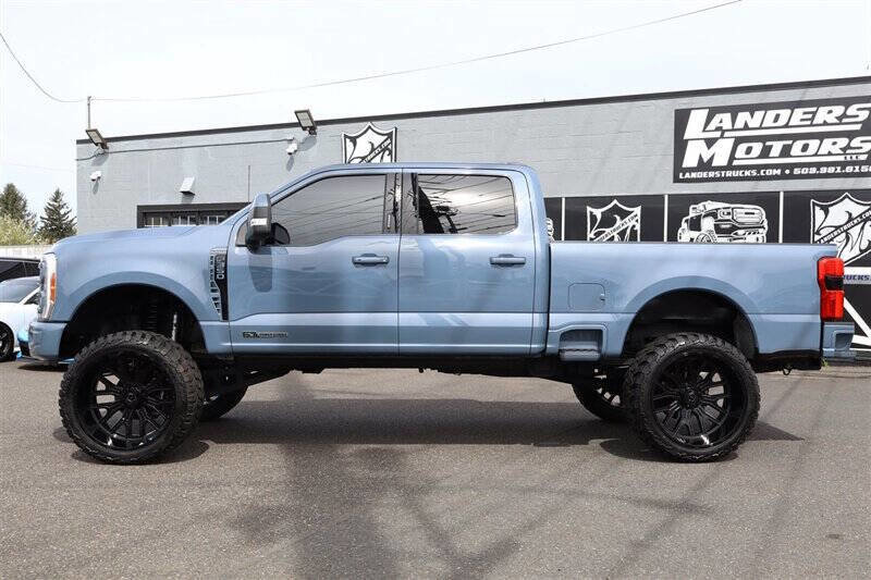 Used 2023 Ford F350 Platinum AWD/4WD image 2