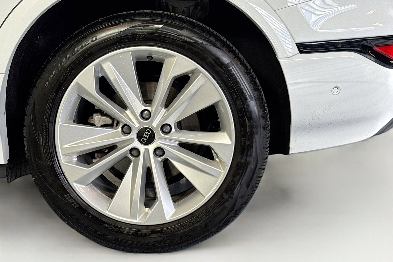 Used 2025 Audi Q6 e-tron Premium w/ Convenience Package image 29