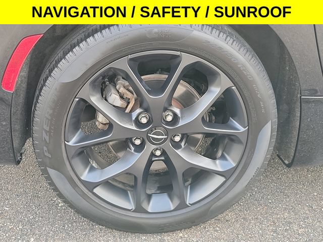 Used 2025 Chrysler Pacifica Limited FWD image 6