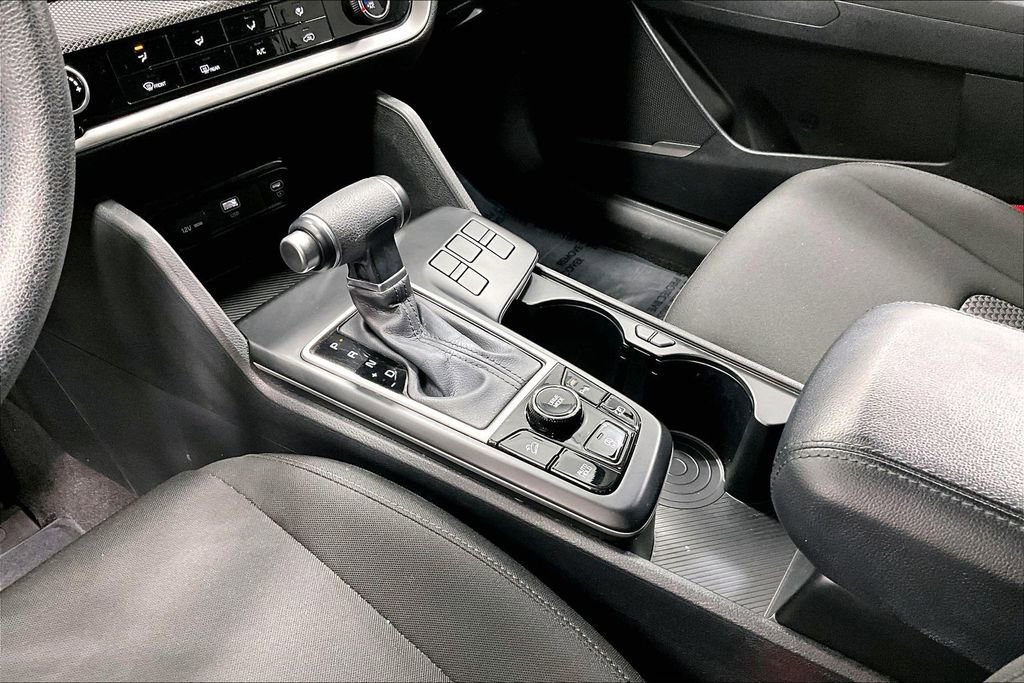 Used 2023 Kia Sportage LX image 17