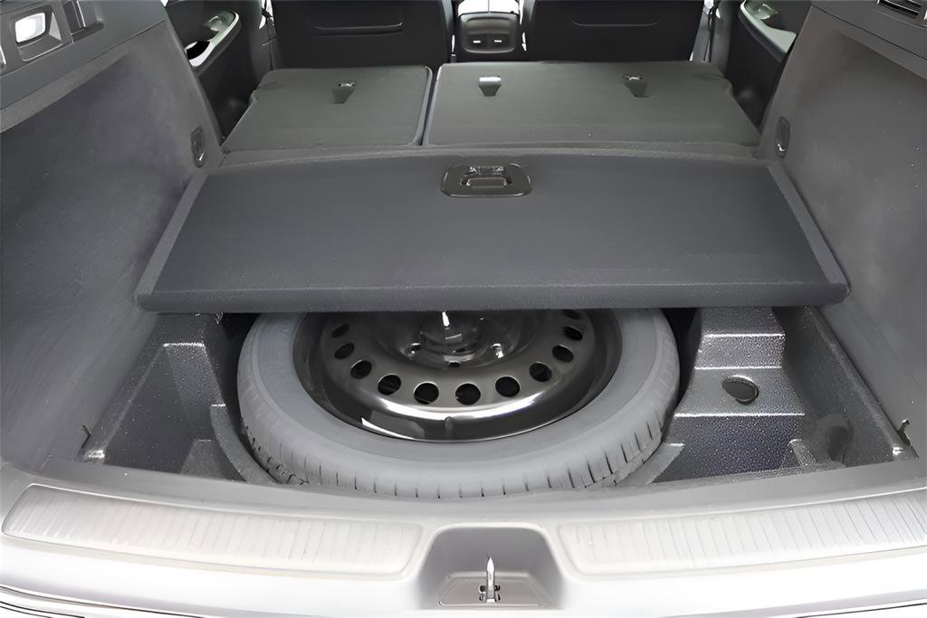 Used 2023 Buick Envision Essence image 11
