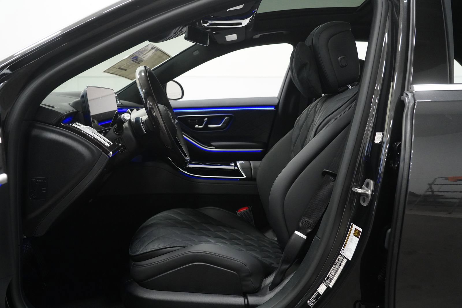 New 2026 Mercedes-Benz S 580 4MATIC Sedan image 2