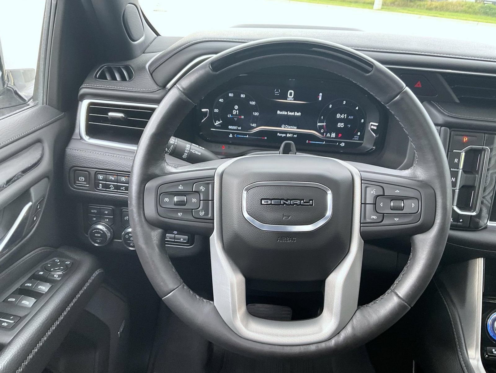 Used 2023 GMC Yukon XL Denali w/ Denali Reserve Package AWD/4WD image 13