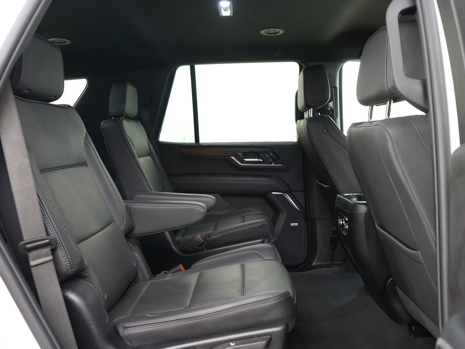 Used 2025 GMC Yukon Denali AWD/4WD image 12