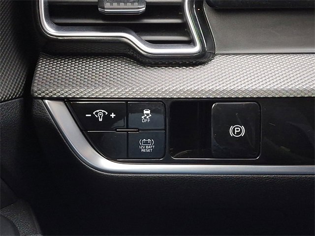 Used 2023 Kia Sportage LX image 25