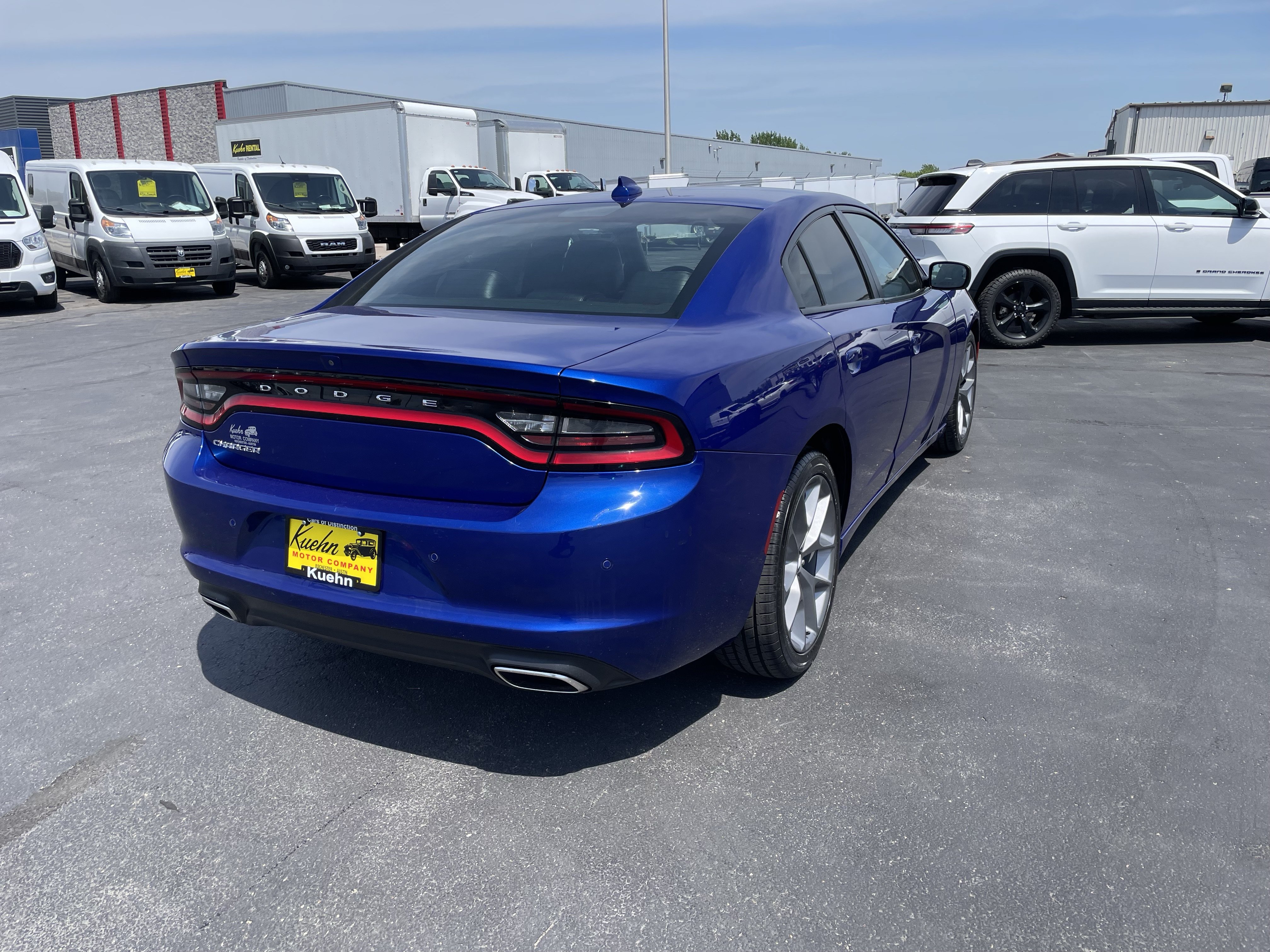 Used 2021 Dodge Charger SXT w/ Plus Group RWD image 8