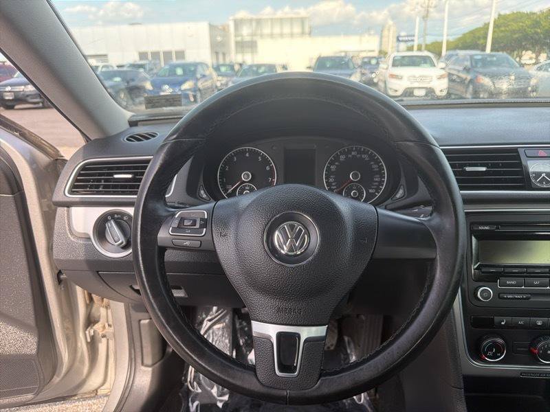 Used 2014 Volkswagen Passat 1.8T Wolfsburg Edition FWD image 26