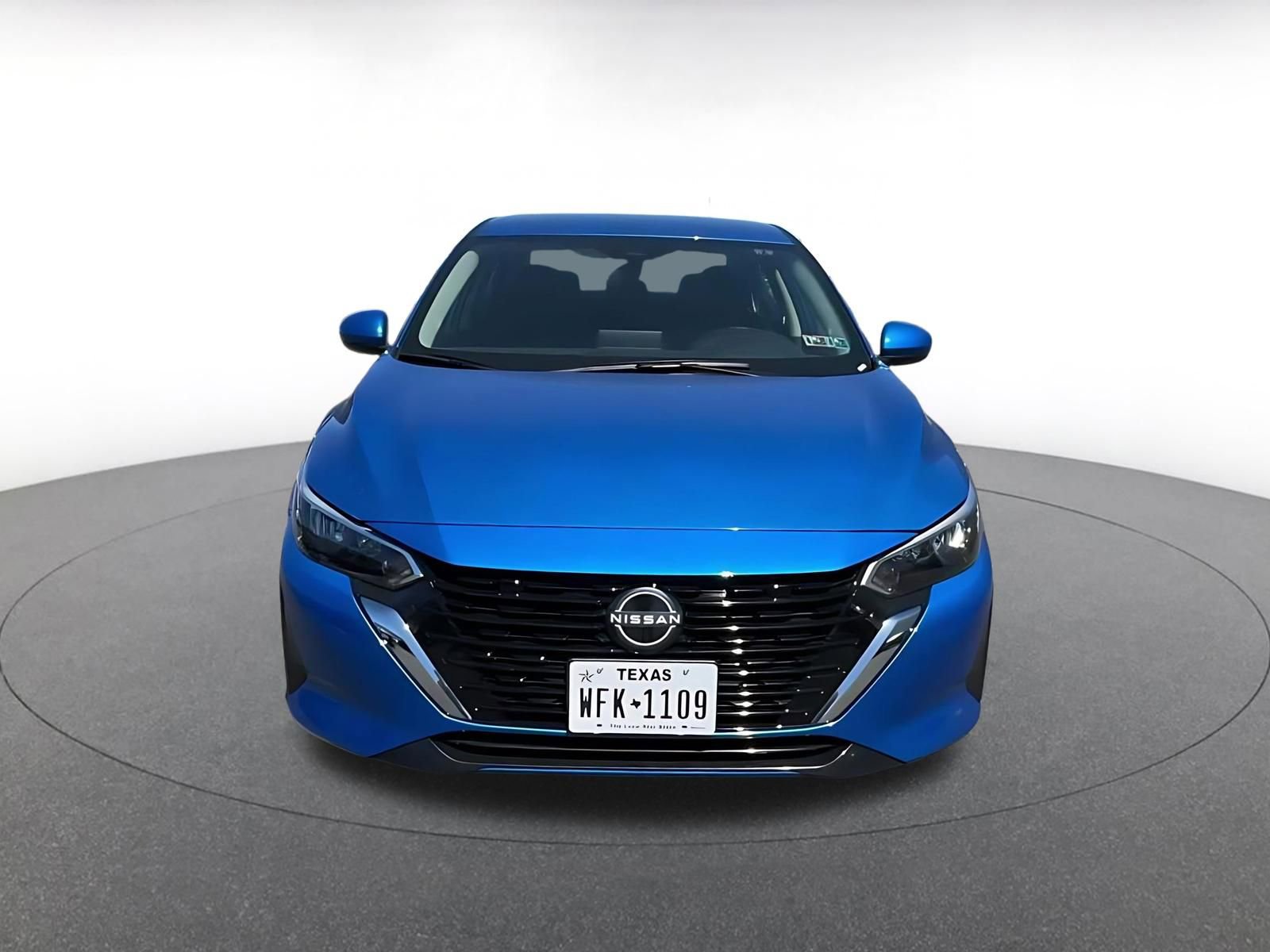 Used 2025 Nissan Sentra SV FWD image 5