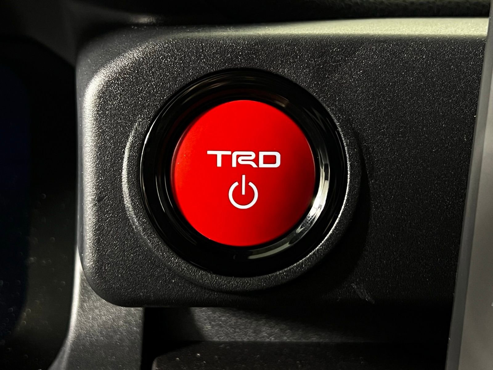 Certified 2025 Toyota 4Runner TRD Off-Road image 21