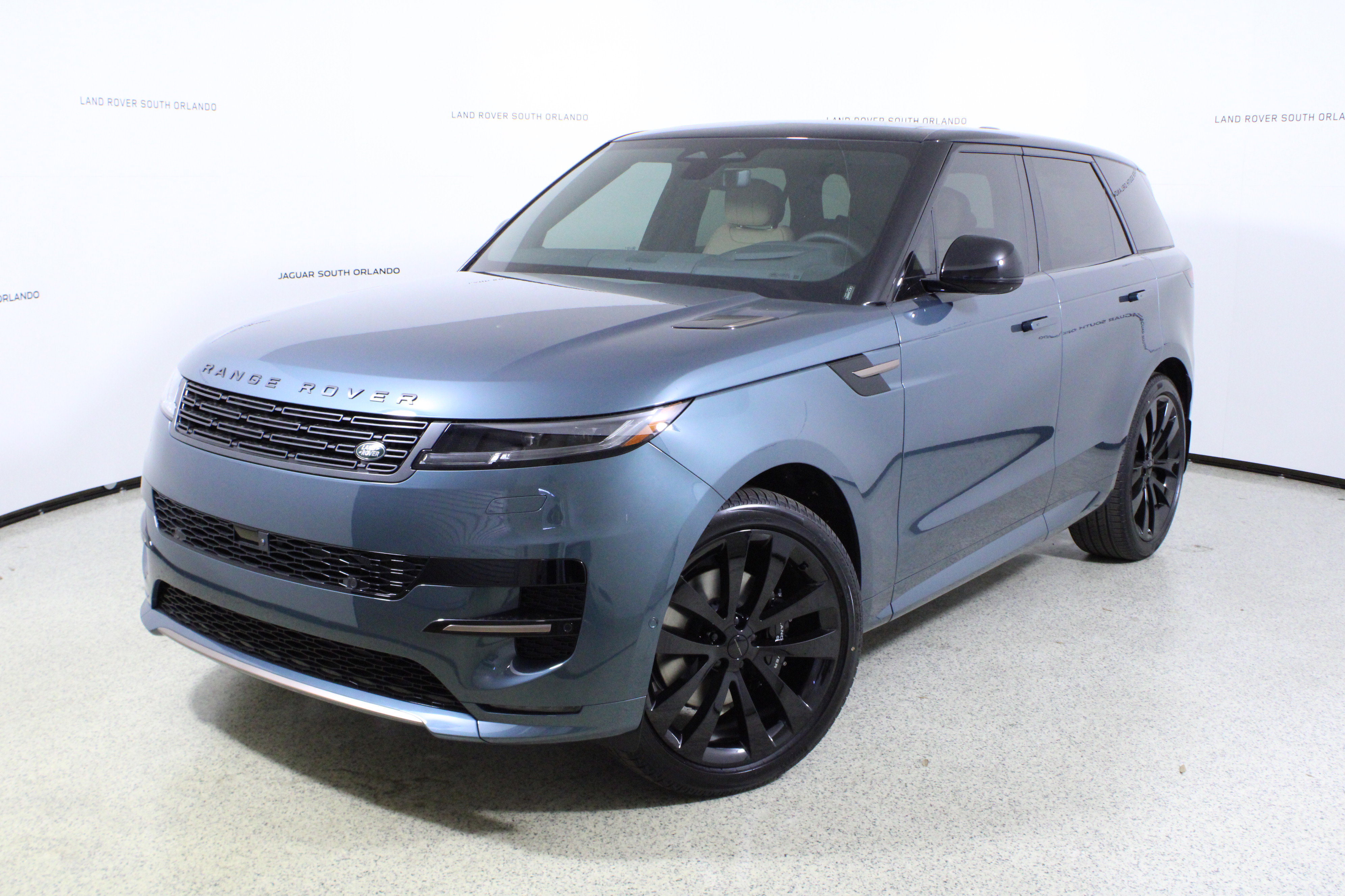 New 2026 Land Rover Range Rover Sport Dynamic SE image 1