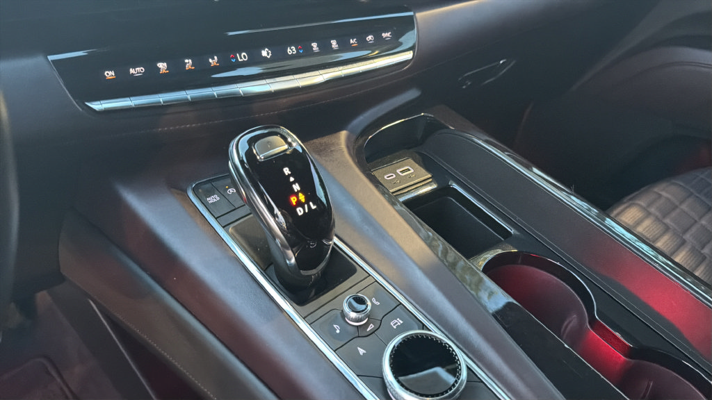 Used 2023 Cadillac Escalade Sport Platinum w/ LPO, ONYX Package AWD/4WD image 20