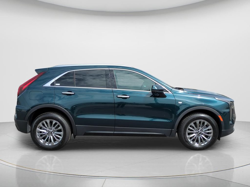 Used 2025 Cadillac XT4 Premium Luxury FWD image 4