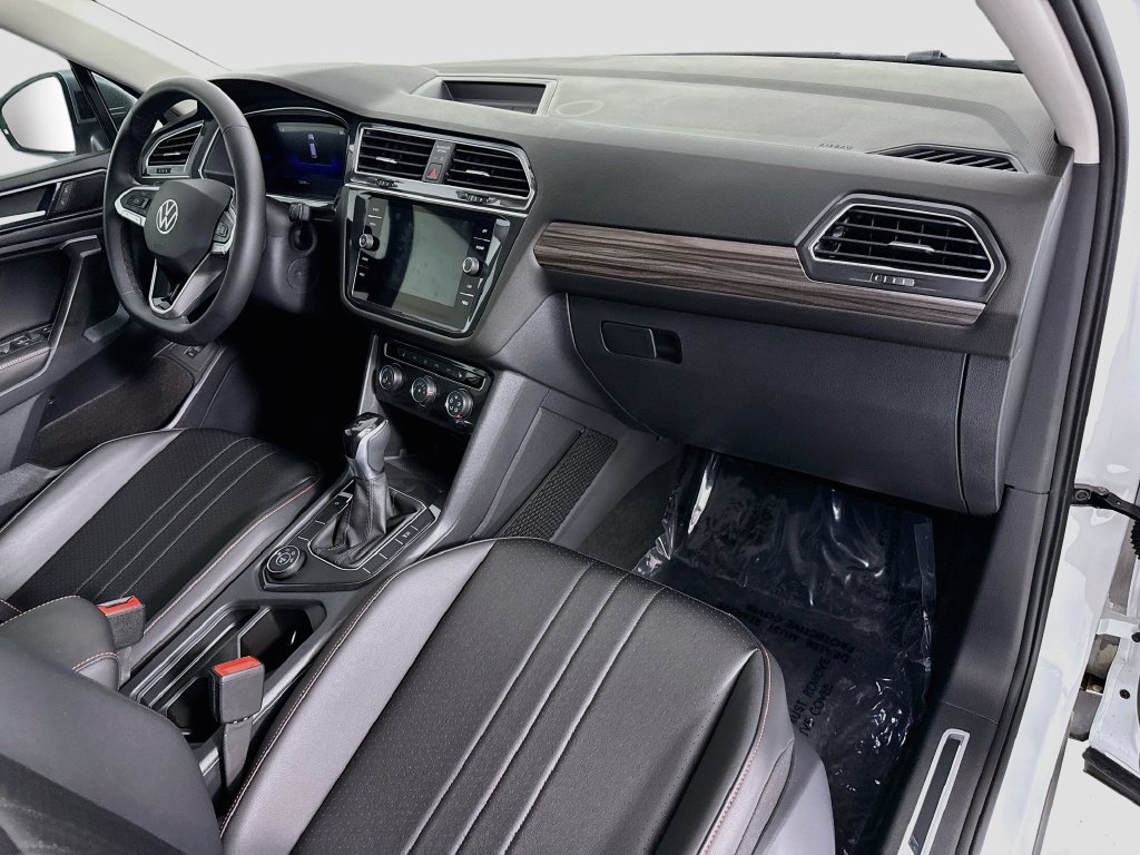 Used 2024 Volkswagen Tiguan Wolfsburg Edition AWD/4WD image 17