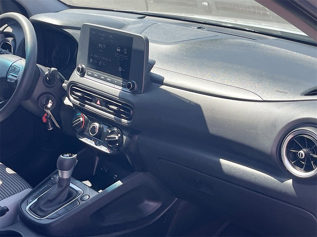 Used 2023 Hyundai Kona SE image 27