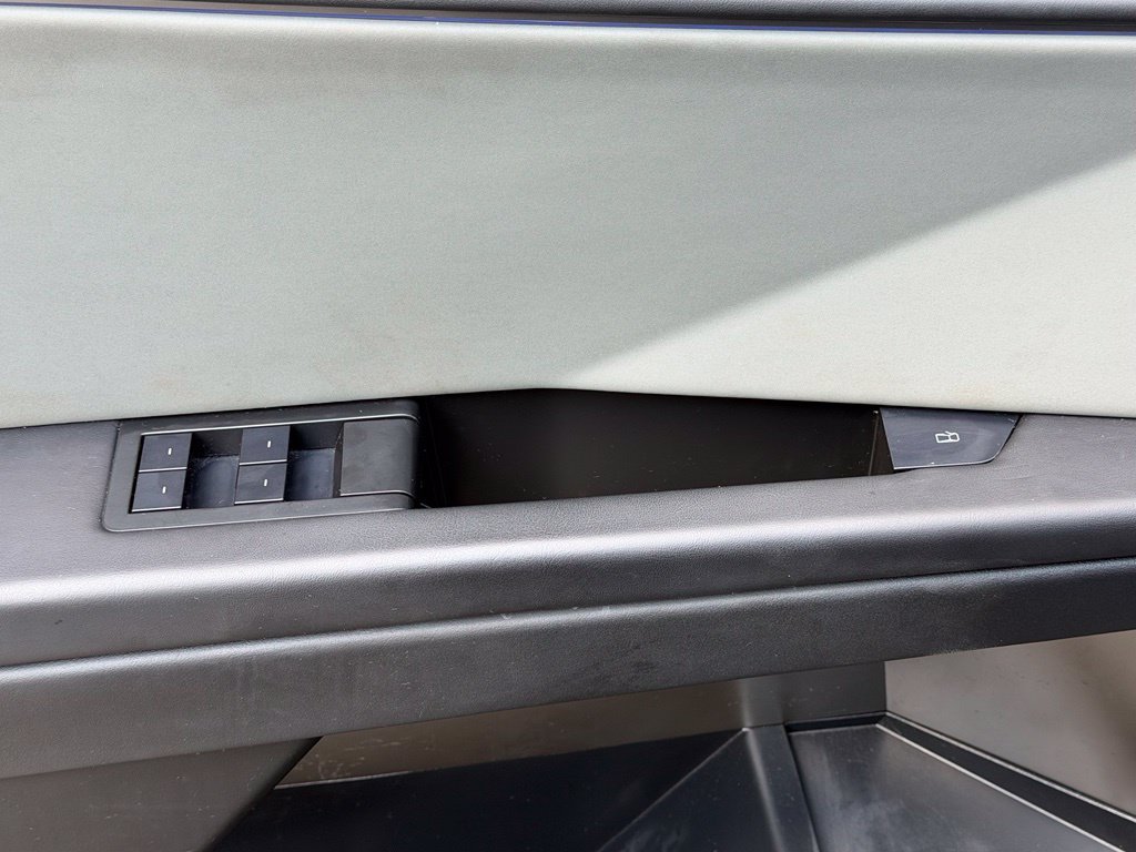 Used 2025 Tesla Cybertruck AWD Crew Cab image 28