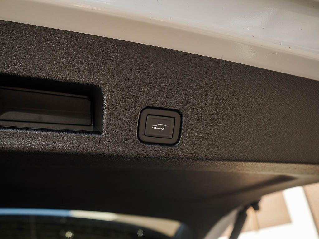 New 2025 GMC Acadia AT4 image 9