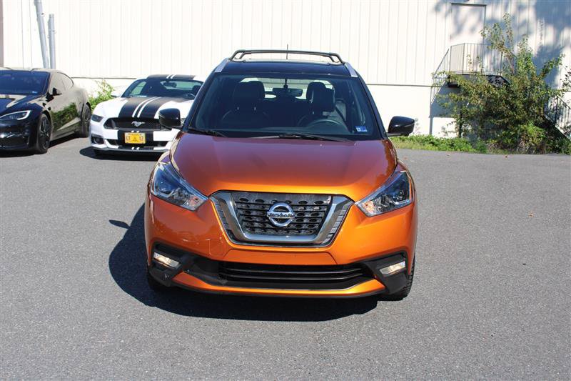 Used 2019 Nissan Kicks SR w/ SR Premium Package FWD image 2