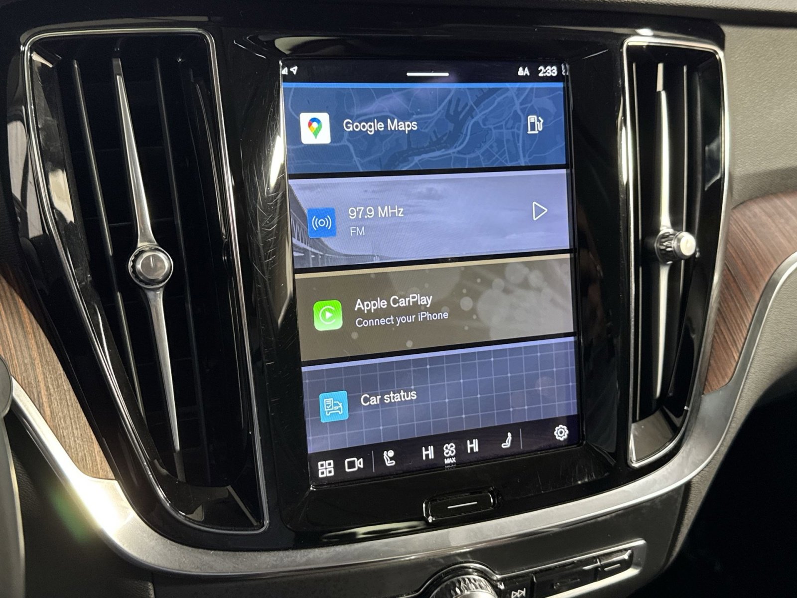 Used 2024 Volvo S60 B5 Plus image 22