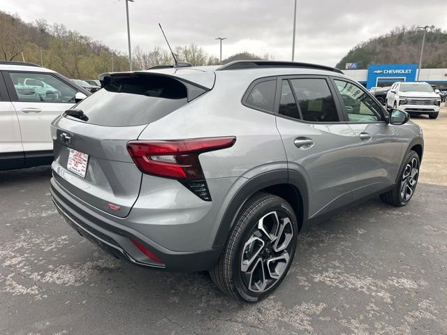 New 2026 Chevrolet Trax RS image 2