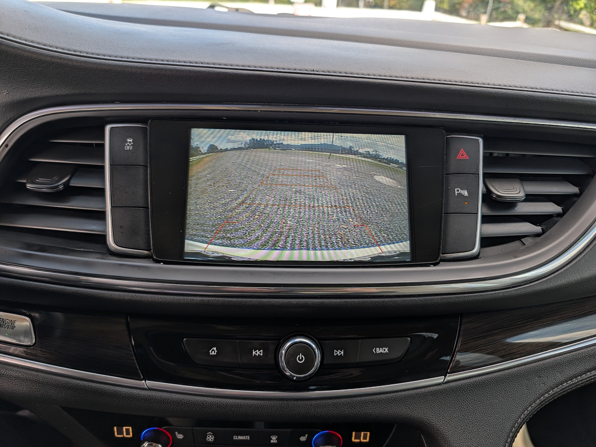 Used 2019 Buick Enclave Essence FWD image 25