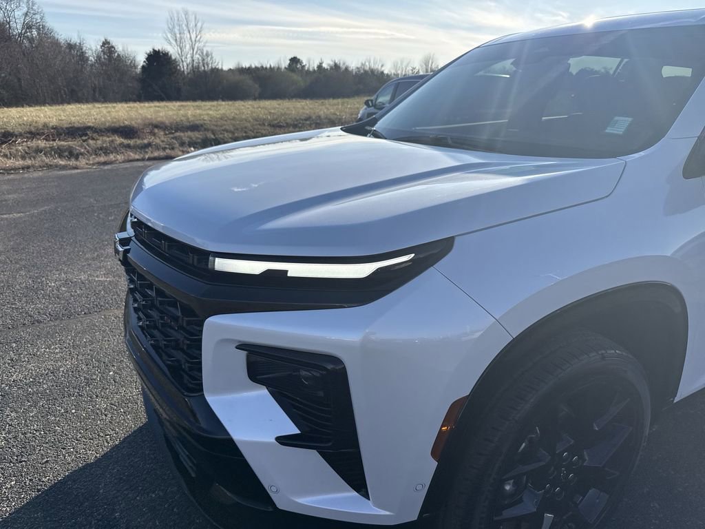 Certified 2025 Chevrolet Traverse RS w/ LPO, Floor Liner Package image 37