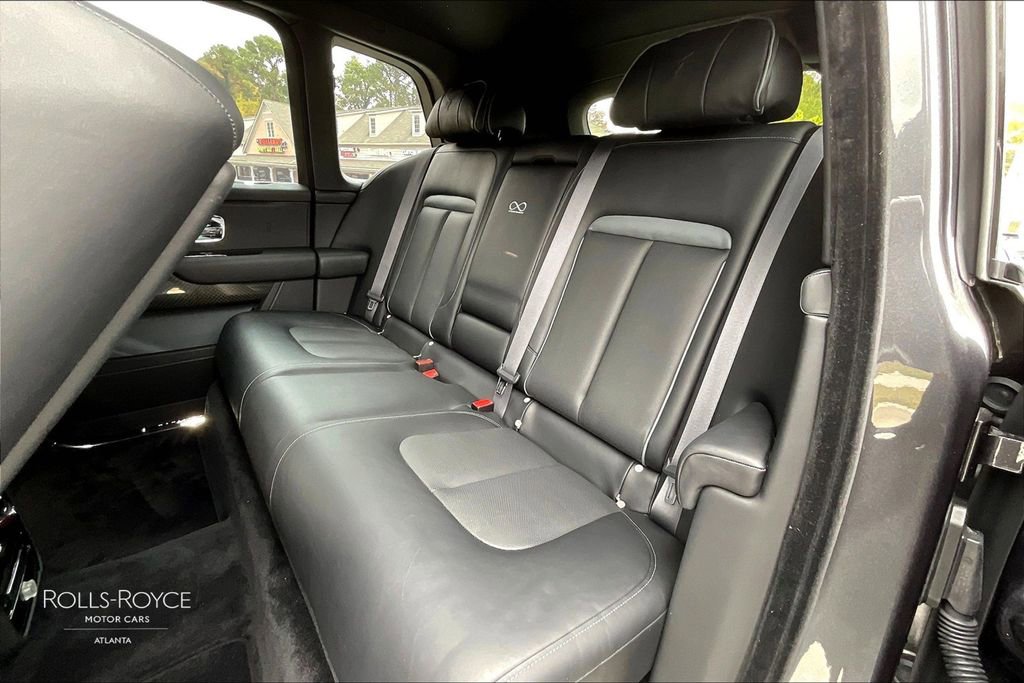 Certified 2022 Rolls-Royce Cullinan Black Badge w/ Dark Exterior Package image 23