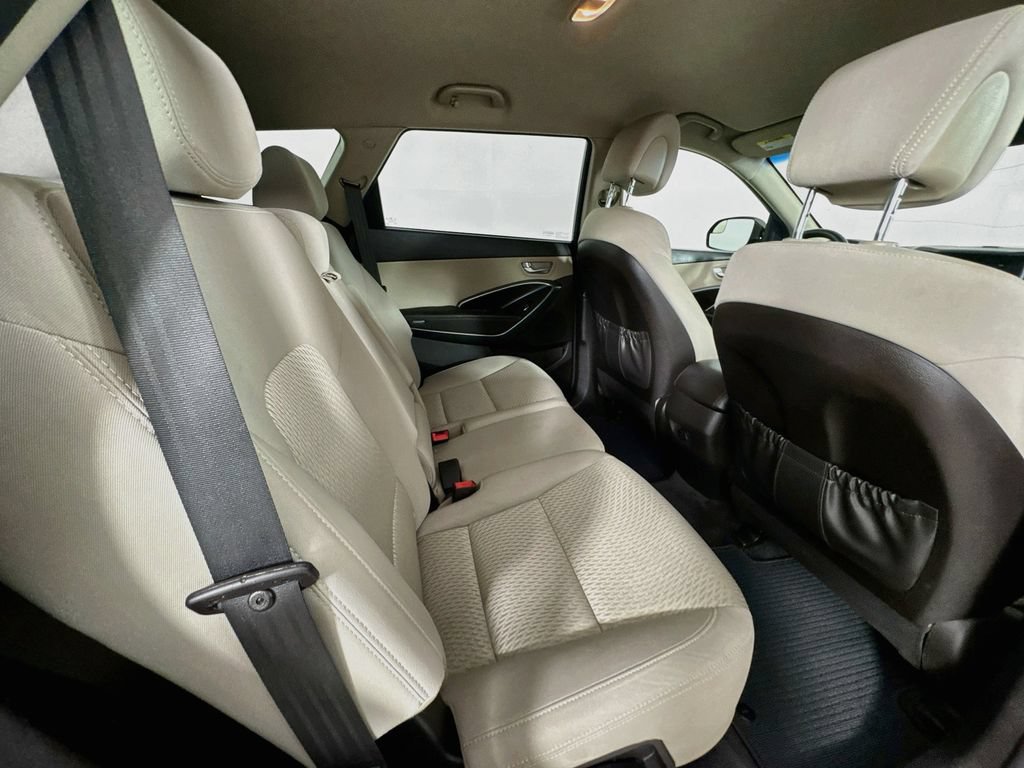 Used 2018 Hyundai Santa Fe SE AWD/4WD image 30