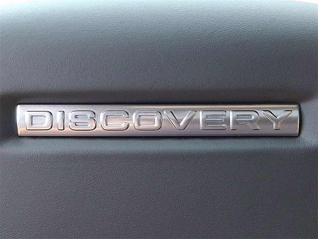 New 2025 Land Rover Discovery Dynamic SE image 24