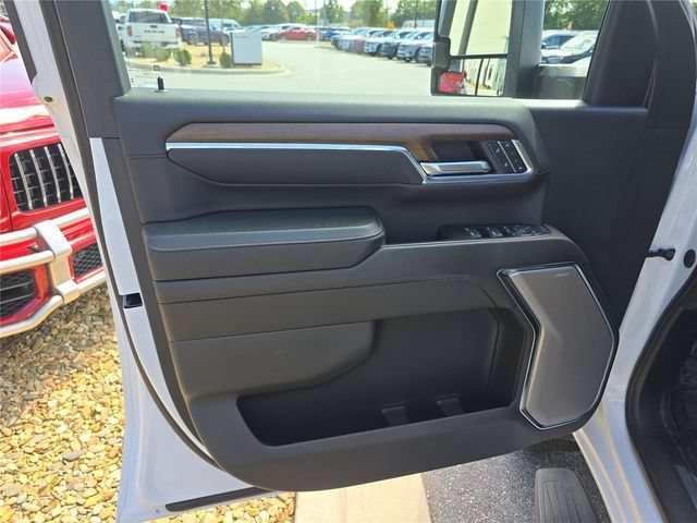 Used 2024 Chevrolet Silverado 2500 High Country w/ Technology Package AWD/4WD image 18