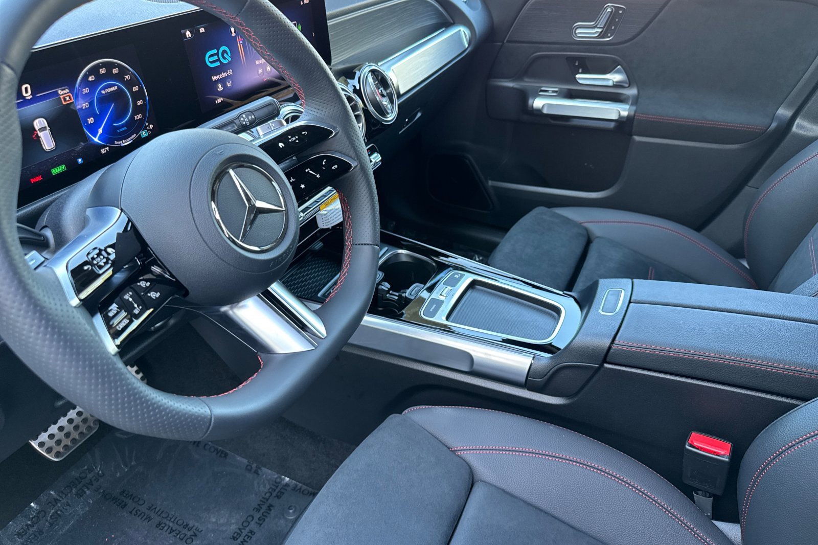 Used 2024 Mercedes-Benz EQB 300 4MATIC image 10