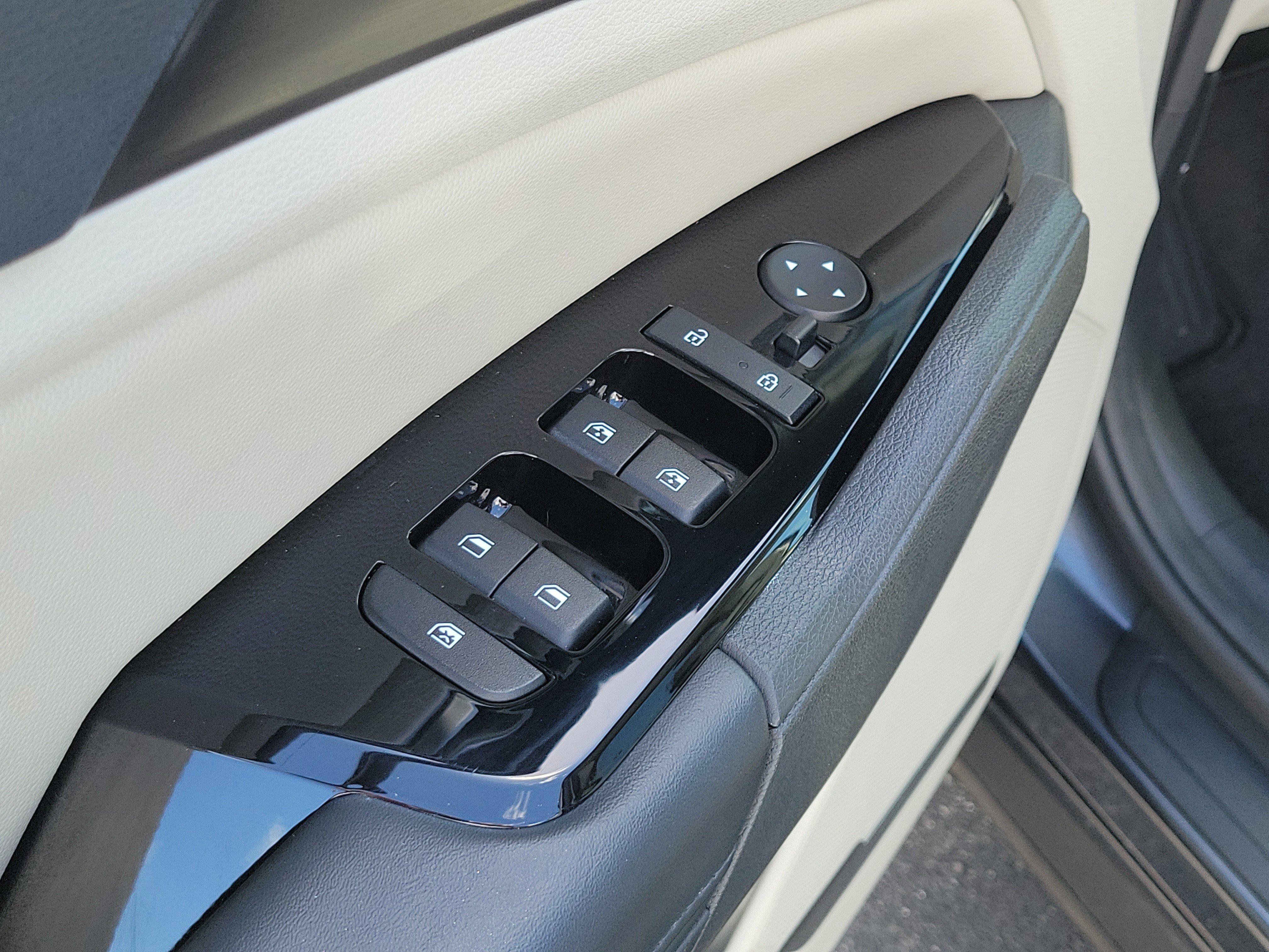 Used 2023 Kia Sportage EX image 22