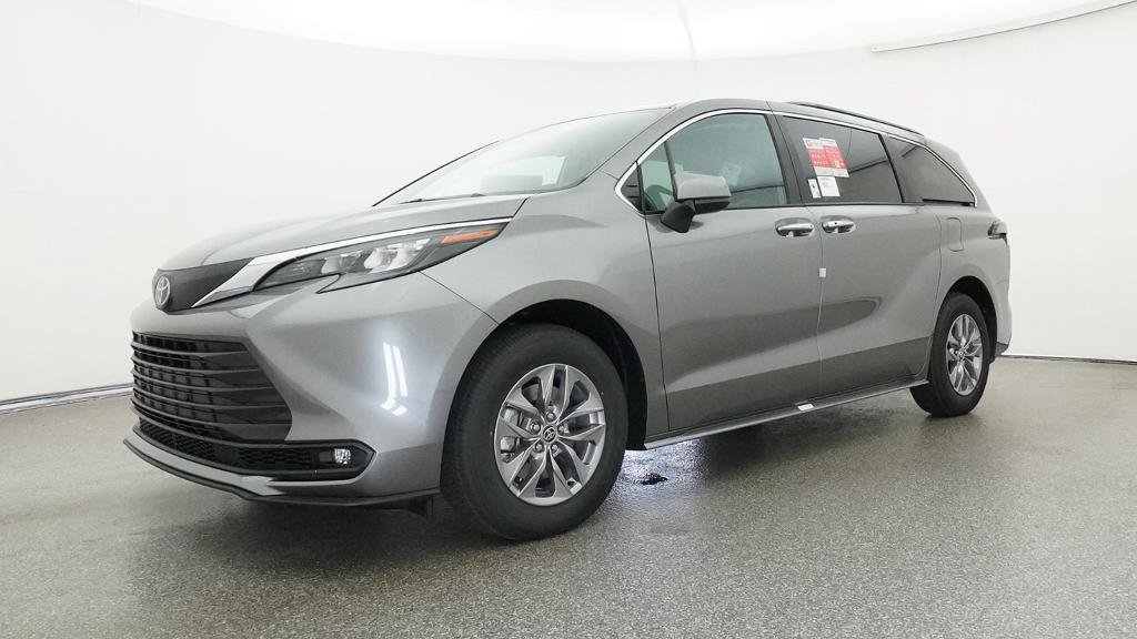New 2026 Toyota Sienna XLE FWD image 6
