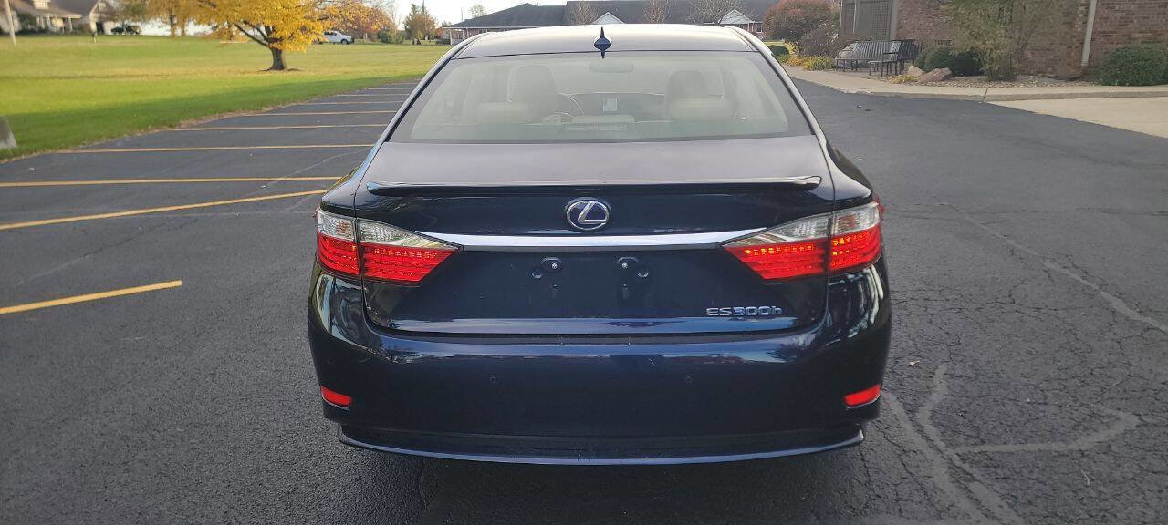 Used 2013 Lexus ES 300h image 4
