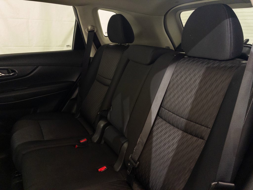 Used 2019 Nissan Rogue SV image 13