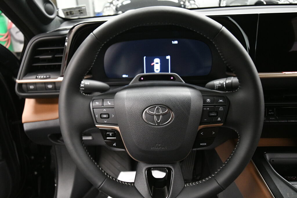 Used 2026 Toyota Crown w/ Advanced Technology Package AWD/4WD image 12
