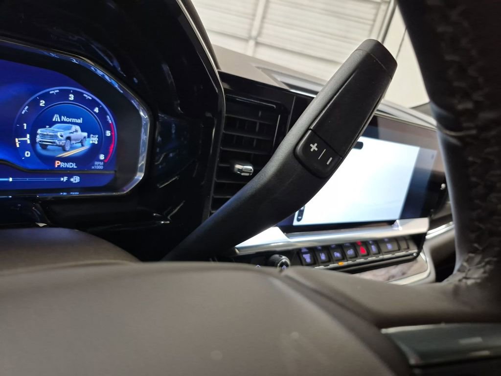 Used 2025 Chevrolet Silverado 3500 LTZ w/ LTZ Texas Edition image 16