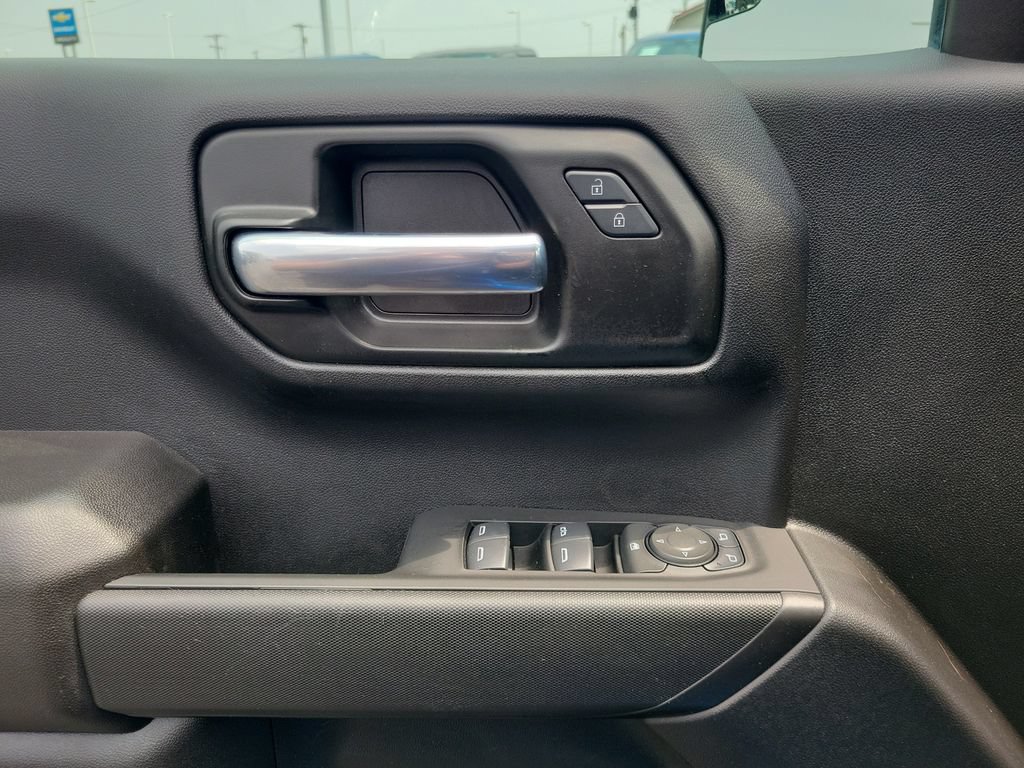 Used 2025 Chevrolet Silverado 1500 Custom w/ Turbomax Blackout Package AWD/4WD image 20